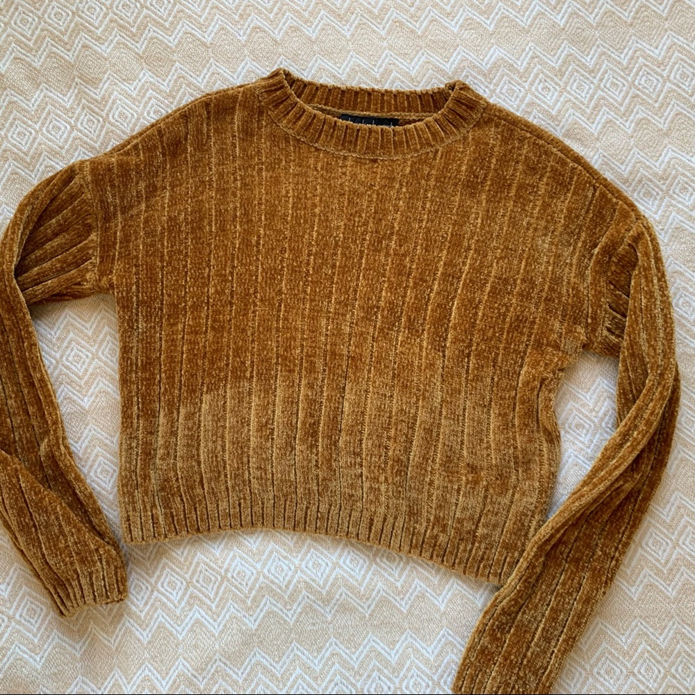 Cropped Sweater - Picture 2 of 2